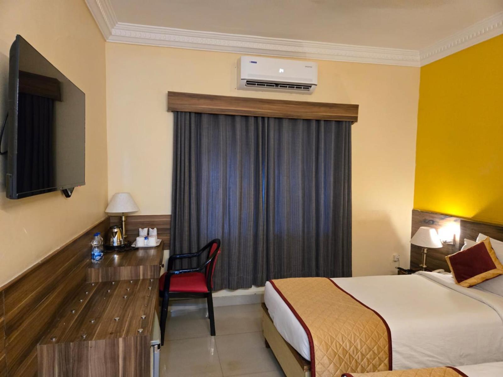 Hotel Badami Court Exterior photo