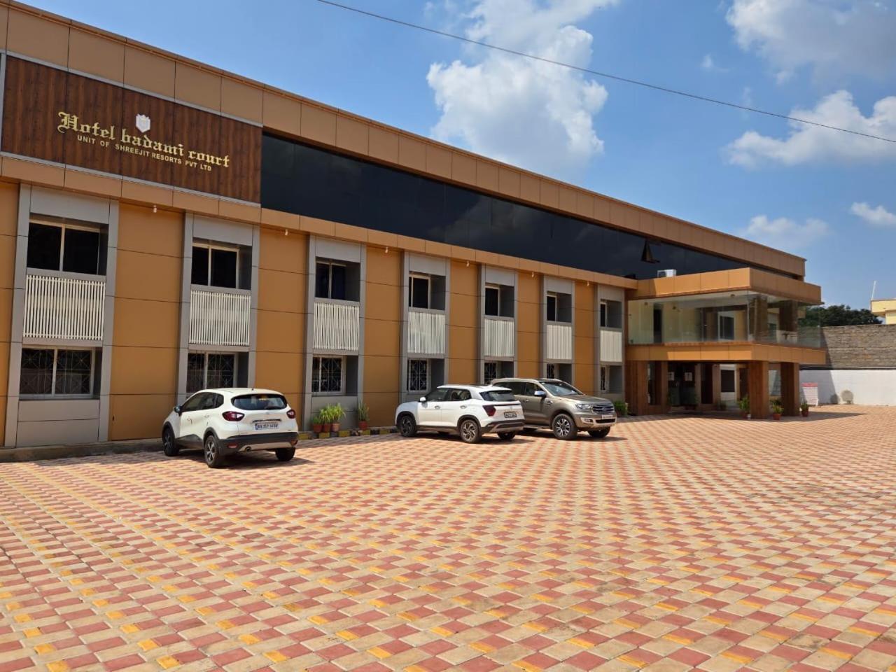 Hotel Badami Court Exterior photo