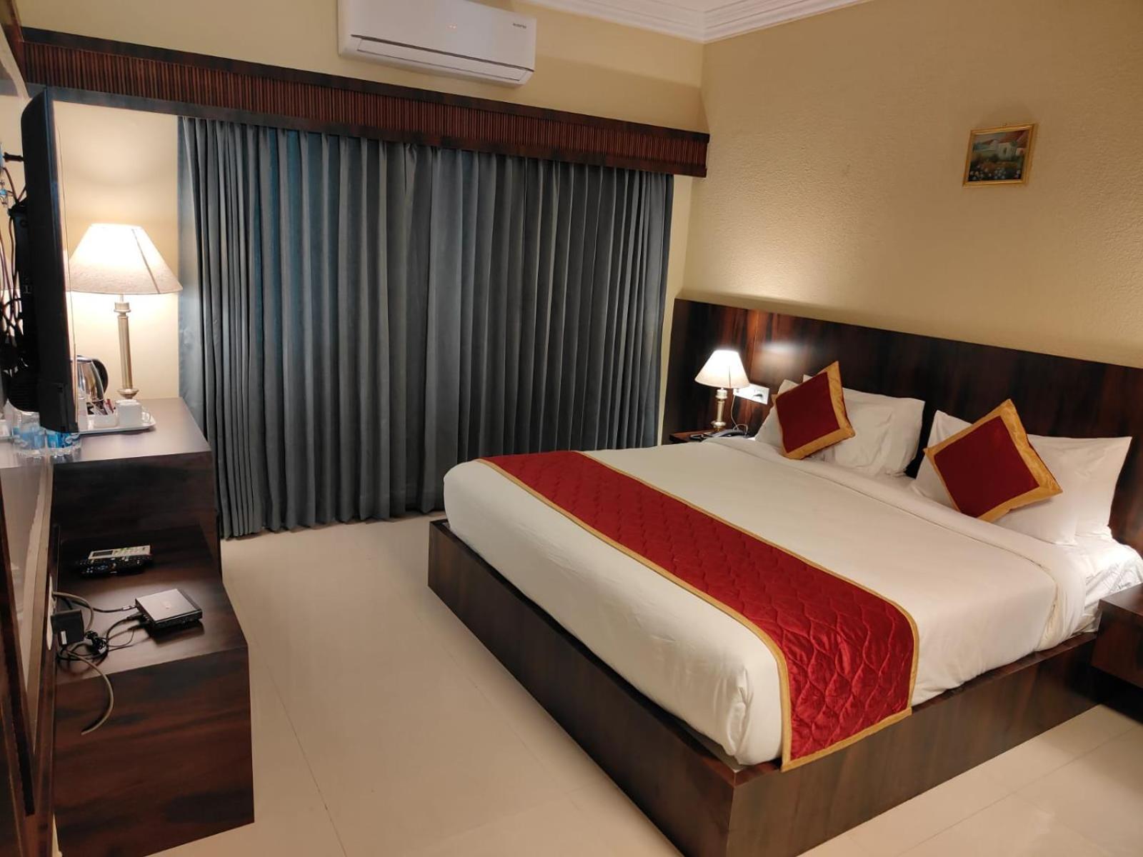 Hotel Badami Court Exterior photo