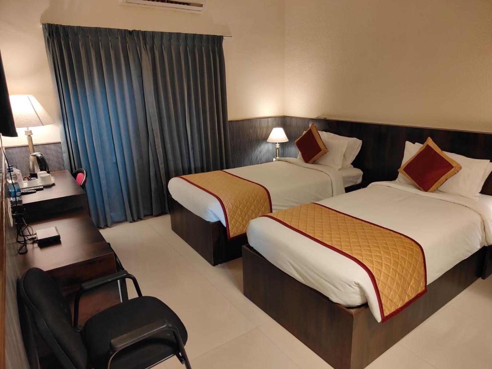 Hotel Badami Court Exterior photo