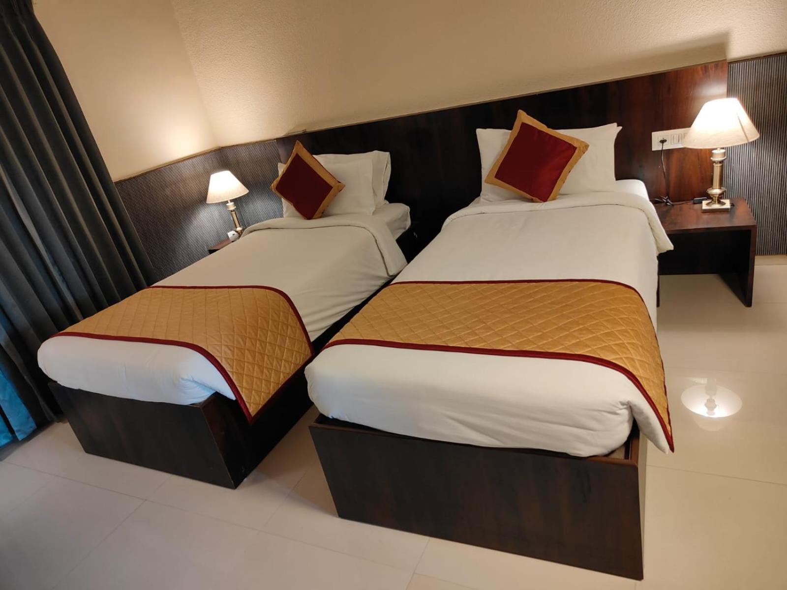 Hotel Badami Court Exterior photo