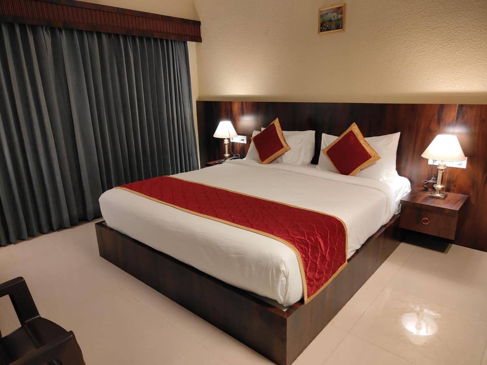 Hotel Badami Court Exterior photo
