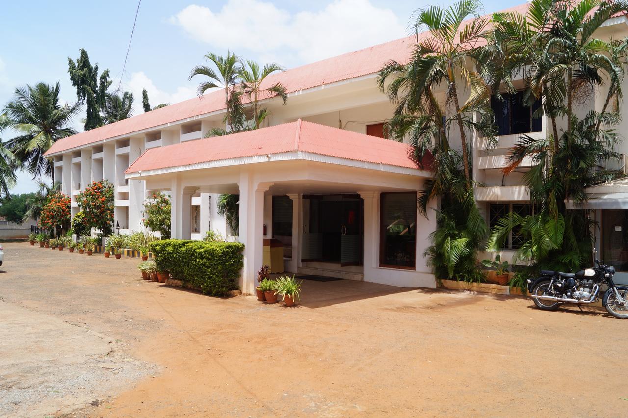 Hotel Badami Court Exterior photo