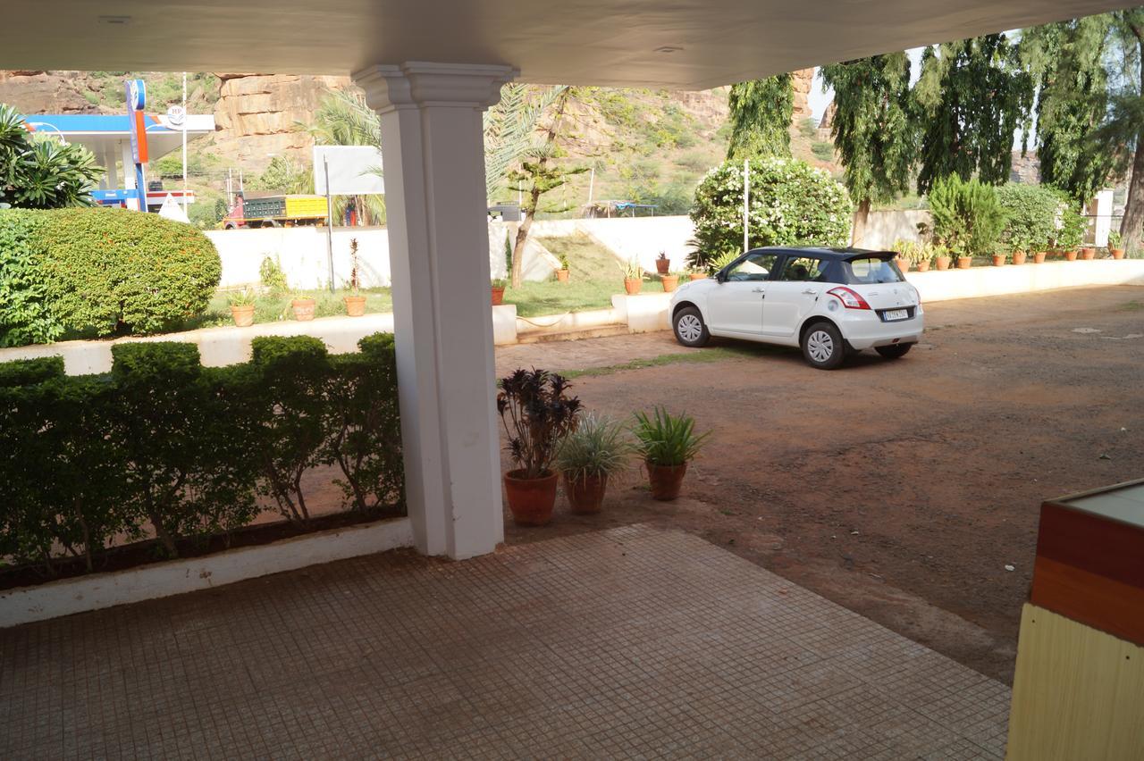 Hotel Badami Court Exterior photo