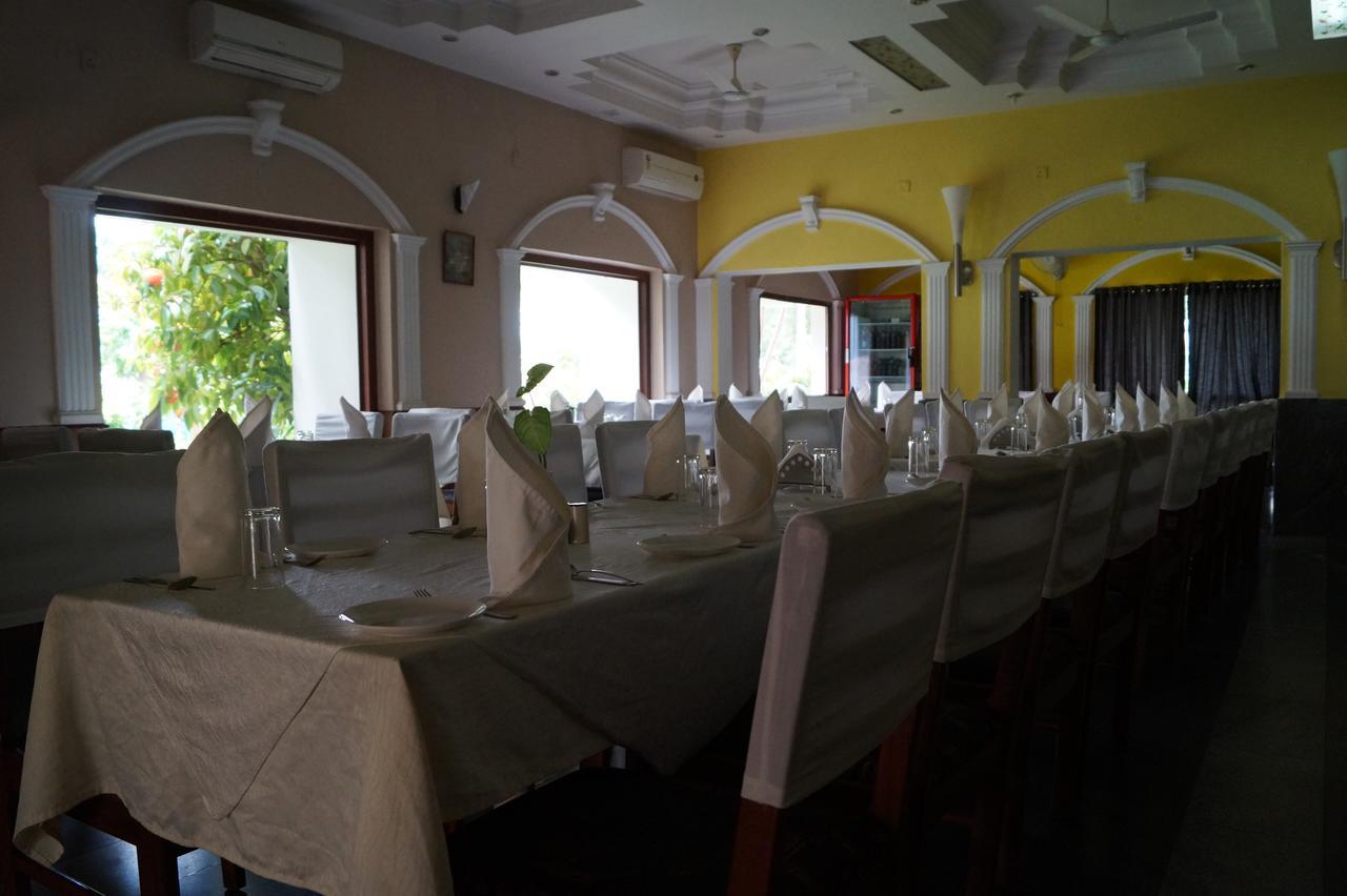 Hotel Badami Court Exterior photo