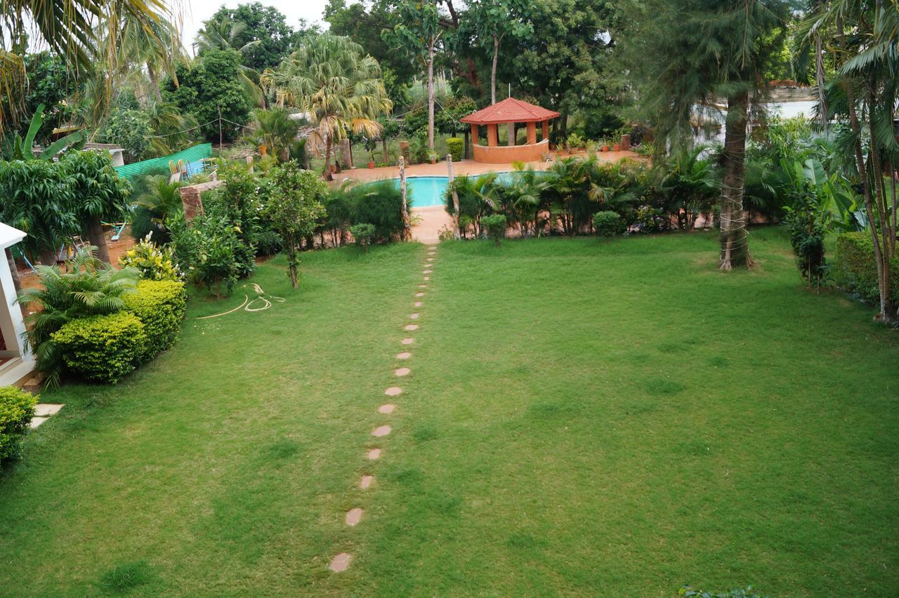 Hotel Badami Court Exterior photo