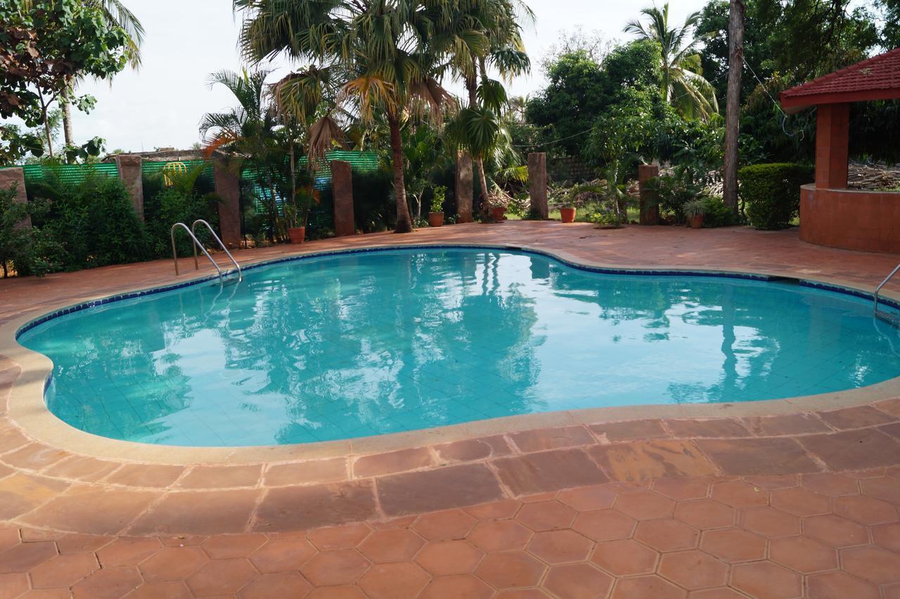 Hotel Badami Court Exterior photo